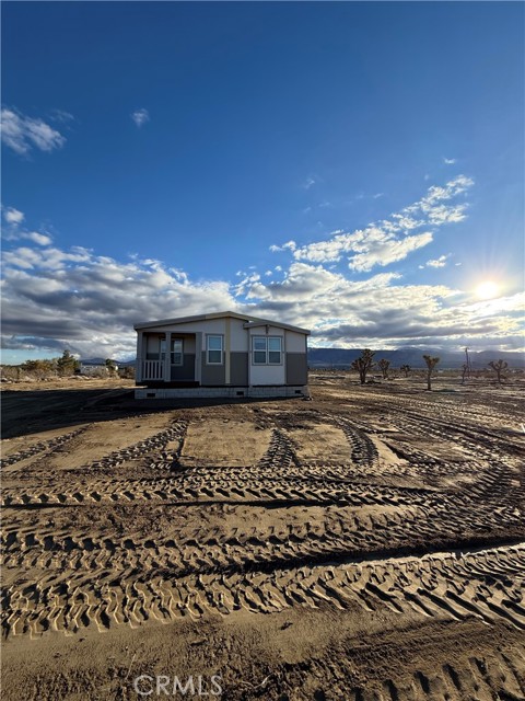 1329 Sacramento Road, Pinon Hills CA: https://media.crmls.org/medias/1d655be7-8d3b-433d-accb-0ece2a0a7c99.jpg