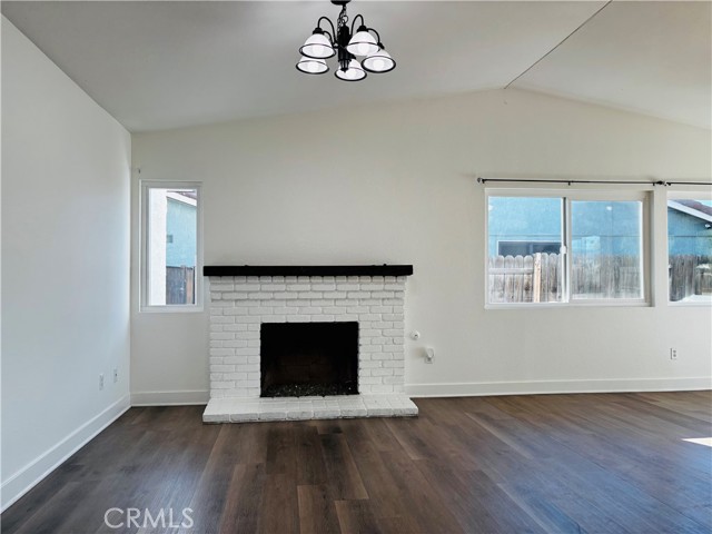 Detail Gallery Image 4 of 22 For 23806 Elyce Ct, Moreno Valley,  CA 92553 - 3 Beds | 2 Baths