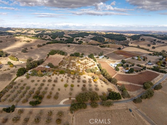 Detail Gallery Image 17 of 51 For 4350 Vineyard Dr, Paso Robles,  CA 93446 - 4 Beds | 3/1 Baths