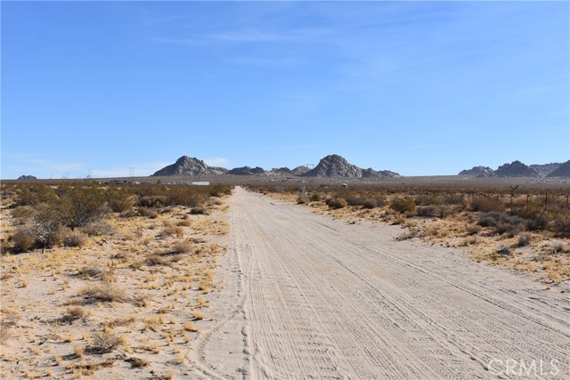 Detail Gallery Image 1 of 11 For 1 Hobart Rd & Camp Rock, Lucerne Valley,  CA 92356 - – Beds | – Baths