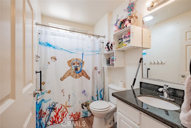 Detail Gallery Image 16 of 26 For 8554 Burnet Ave #114,  North Hills,  CA 91343 - 3 Beds | 2/1 Baths