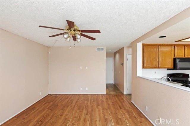 Detail Gallery Image 12 of 37 For 16760 Secretariat Dr, Moreno Valley,  CA 92551 - 4 Beds | 2/1 Baths