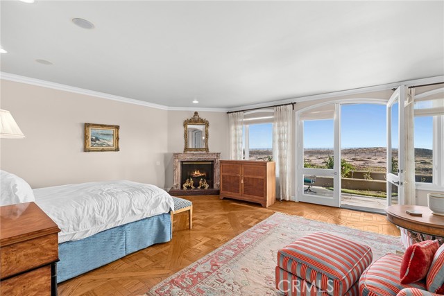 1201 E Balboa Boulevard, Newport Beach CA: https://media.crmls.org/medias/1d673de0-a576-4739-a4f6-15f1533c5fba.jpg