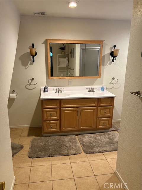 24166 Zurich Drive, Crestline CA: https://media.crmls.org/medias/1d6741de-12d3-4fc3-90ec-cb525ca865ea.jpg
