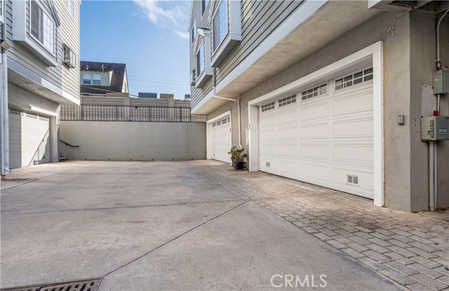 Detail Gallery Image 31 of 31 For 121 S Lucia Ave #7,  Redondo Beach,  CA 90277 - 3 Beds | 2/1 Baths