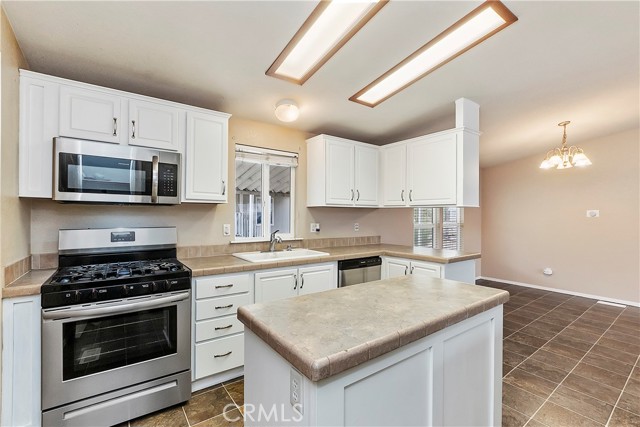 Detail Gallery Image 16 of 37 For 3700 Quartz Canyon Rd #93,  Riverside,  CA 92509 - 3 Beds | 2 Baths