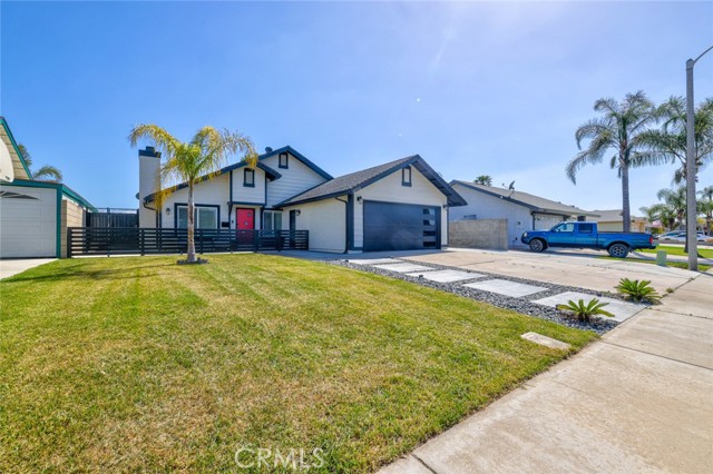 Detail Gallery Image 2 of 24 For 10514 Rouselle Dr, Jurupa Valley,  CA 91752 - 3 Beds | 2 Baths