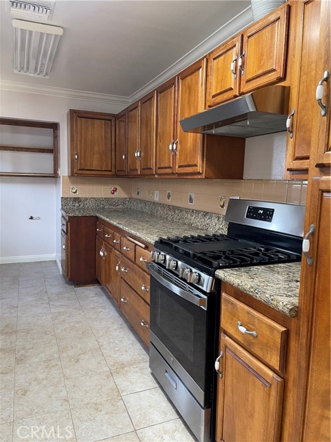 6221 San Rafael Drive, Buena Park CA: https://media.crmls.org/medias/1d68b1ec-6b5e-4217-8728-dcfa441b0e5e.jpg