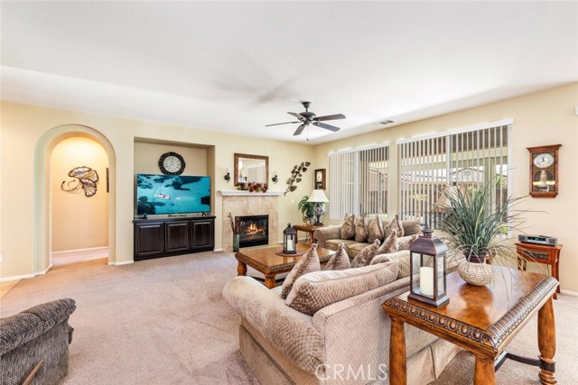 Detail Gallery Image 8 of 33 For 31058 Ensemble Dr, Menifee,  CA 92584 - 4 Beds | 2 Baths