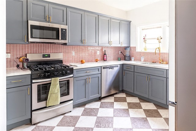 4522 Saint Elmo Drive, Los Angeles CA: https://media.crmls.org/medias/1d69f7ba-d0ae-4c91-a0bb-b0d5e7e036a9.jpg