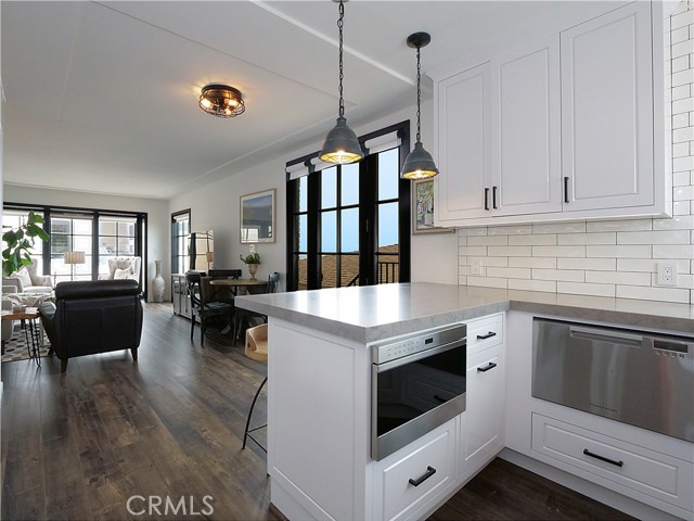 229 Marine Place, Manhattan Beach CA: https://media.crmls.org/medias/1d6b4aab-6f02-4bf4-b3b9-5bd94945474c.jpg