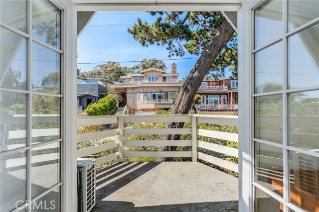 Detail Gallery Image 12 of 29 For 21562 Anns Ln a,  Laguna Beach,  CA 92651 - 2 Beds | 2 Baths