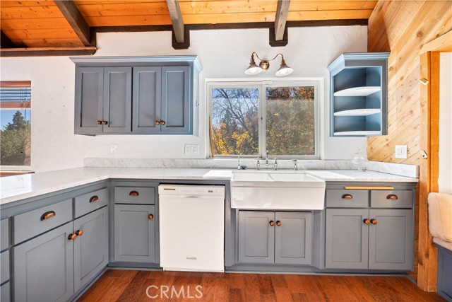 Detail Gallery Image 10 of 47 For 24863 Ponderosa, Idyllwild,  CA 92549 - 3 Beds | 2/1 Baths