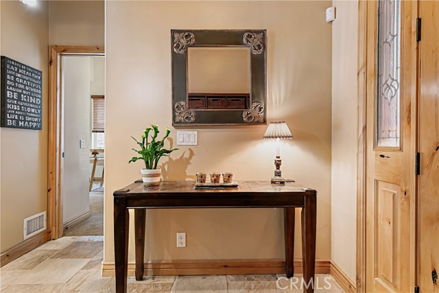 781 Brentwood Drive, Lake Arrowhead CA: https://media.crmls.org/medias/1d6c0682-b44e-4644-91df-786ecbd2390b.jpg