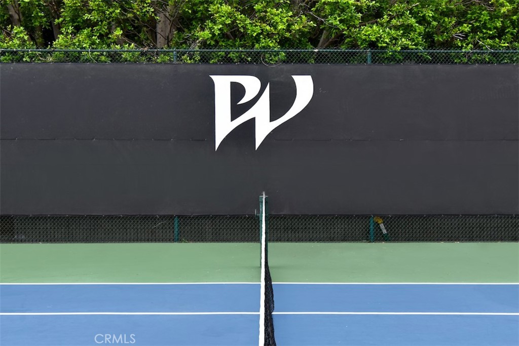 https://media.crmls.org/medias/1d6c168a-783f-4a7f-b6ae-db52d4371262.jpg?preset=X-Large