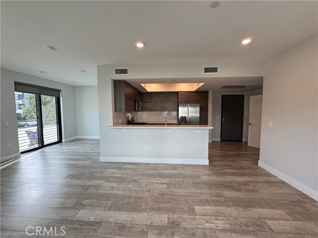 Detail Gallery Image 17 of 34 For 4383 N Sepulveda Blvd, Sherman Oaks,  CA 91403 - 2 Beds | 2 Baths