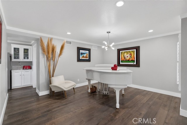 Detail Gallery Image 6 of 62 For 879 Derby, Corona,  CA 92882 - 4 Beds | 3/1 Baths