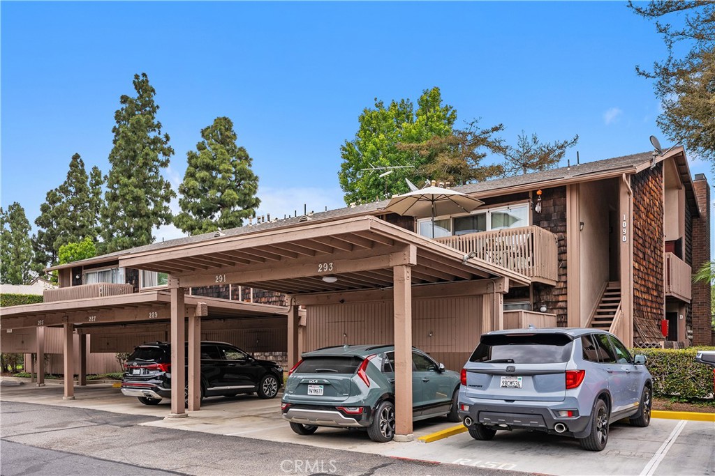 https://media.crmls.org/medias/1d6e01e4-33f1-4495-9270-eee1442aa74a.jpg?preset=X-Large