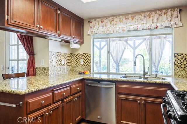 Detail Gallery Image 14 of 42 For 34175 Shaded Meadow Cir, Wildomar,  CA 92595 - 3 Beds | 2/1 Baths