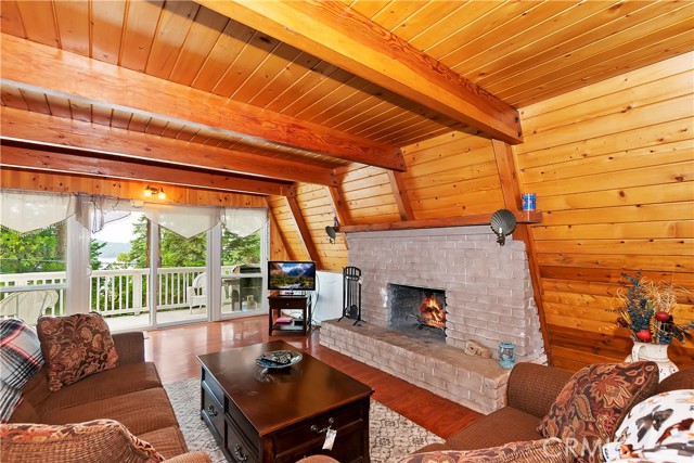 Detail Gallery Image 9 of 48 For 324 Mittry Ln, Lake Arrowhead,  CA 92352 - 2 Beds | 1/1 Baths