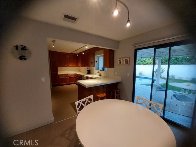 Detail Gallery Image 6 of 25 For 722 N Calle Rolph, Palm Springs,  CA 92262 - 3 Beds | 2 Baths