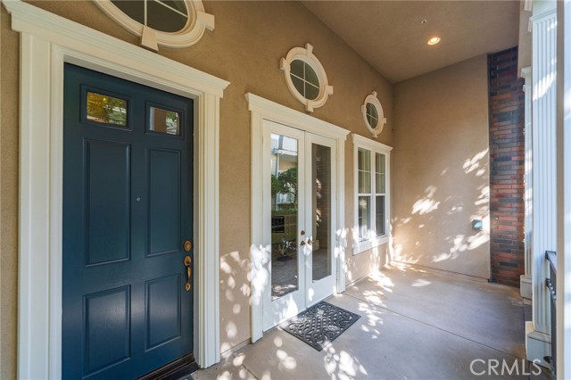 Front Image Thumbnail for CROC26054007