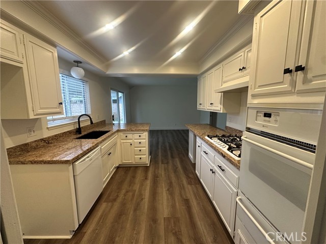 Detail Gallery Image 13 of 27 For 468 Cliffwood Ave, Brea,  CA 92821 - 4 Beds | 2 Baths