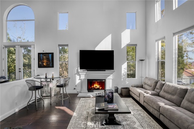 Detail Gallery Image 7 of 44 For 7439 Dorie Dr, West Hills,  CA 91307 - 5 Beds | 5 Baths