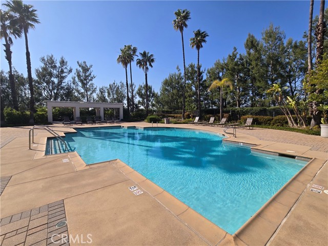 1057 S Dewcrest Drive, Anaheim CA: https://media.crmls.org/medias/1d71d77d-21b7-4219-aeda-59efb8ba2e02.jpg