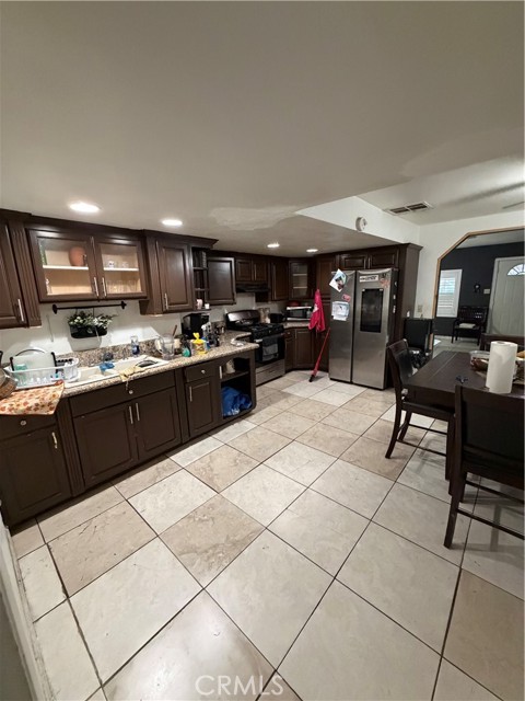 Detail Gallery Image 3 of 3 For 1335 Massachusetts, San Bernardino,  CA 92411 - 2 Beds | 2 Baths