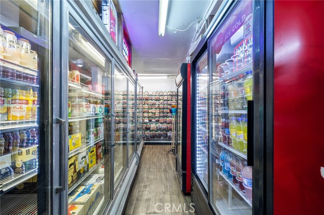 601 S Record Avenue, Los Angeles CA: https://media.crmls.org/medias/1d72ed10-7882-4419-8192-034a54b3f689.jpg