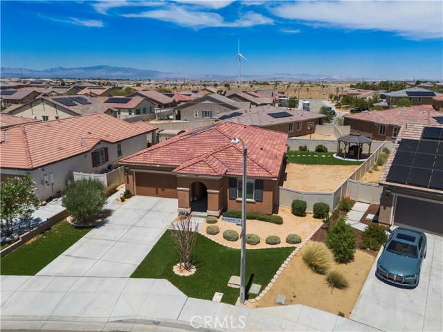 5025 W Avenue J6, Lancaster CA: https://media.crmls.org/medias/1d732c47-345b-4ea0-a91e-af2f6cf4a892.jpg