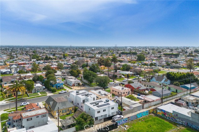 9613 S Hobart Boulevard, Los Angeles CA: https://media.crmls.org/medias/1d7359aa-0065-4739-99a4-d578024a7e9a.jpg