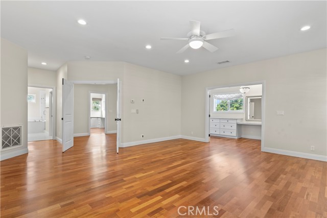 MLS #OC25221513 image #11