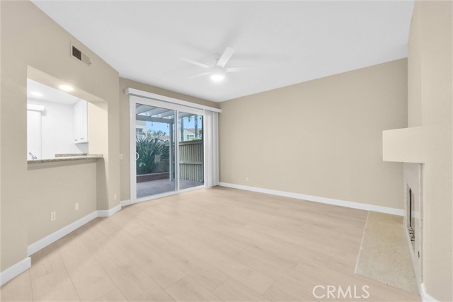 Detail Gallery Image 8 of 32 For 2422 Paseo Circulo, Tustin,  CA 92782 - 2 Beds | 2/1 Baths