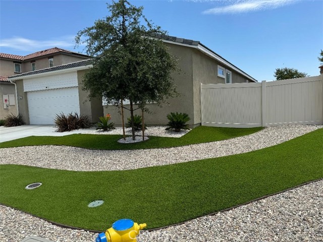 Detail Gallery Image 4 of 25 For 15630 Raptor Rd, Moreno Valley,  CA 92551 - 4 Beds | 2 Baths