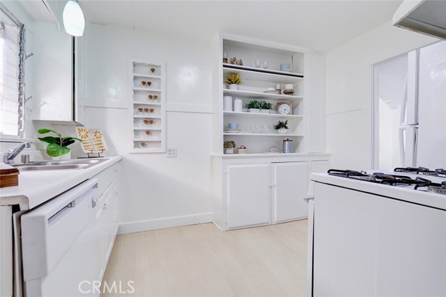 533 13th Street, Manhattan Beach, California 90266, 2 Bedrooms Bedrooms, ,1 BathroomBathrooms,Residential,Sold,13th,SB23018975