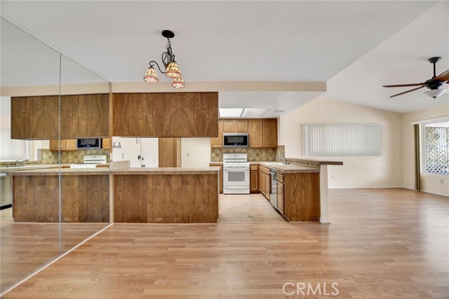 1428 Pepper Tree Drive, Hemet CA: https://media.crmls.org/medias/1d777d00-b0bf-4291-9d06-1704bac36b6d.jpg