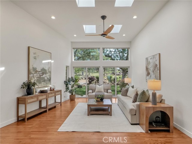 Detail Gallery Image 15 of 73 For 189 Indian Cliffs Drive, Chico,  CA 95973 - 3 Beds | 3/1 Baths