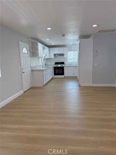 12411 Norton Avenue, Chino CA: https://media.crmls.org/medias/1d77fab1-8af4-4bba-9137-41269e2e7fd7.jpg