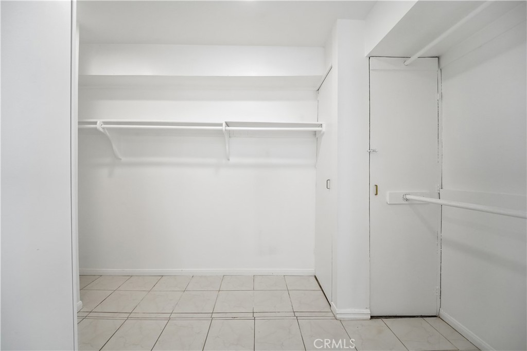 https://media.crmls.org/medias/1d78c685-a6c4-4bf4-9210-1524cdd291bc.jpg?preset=X-Large