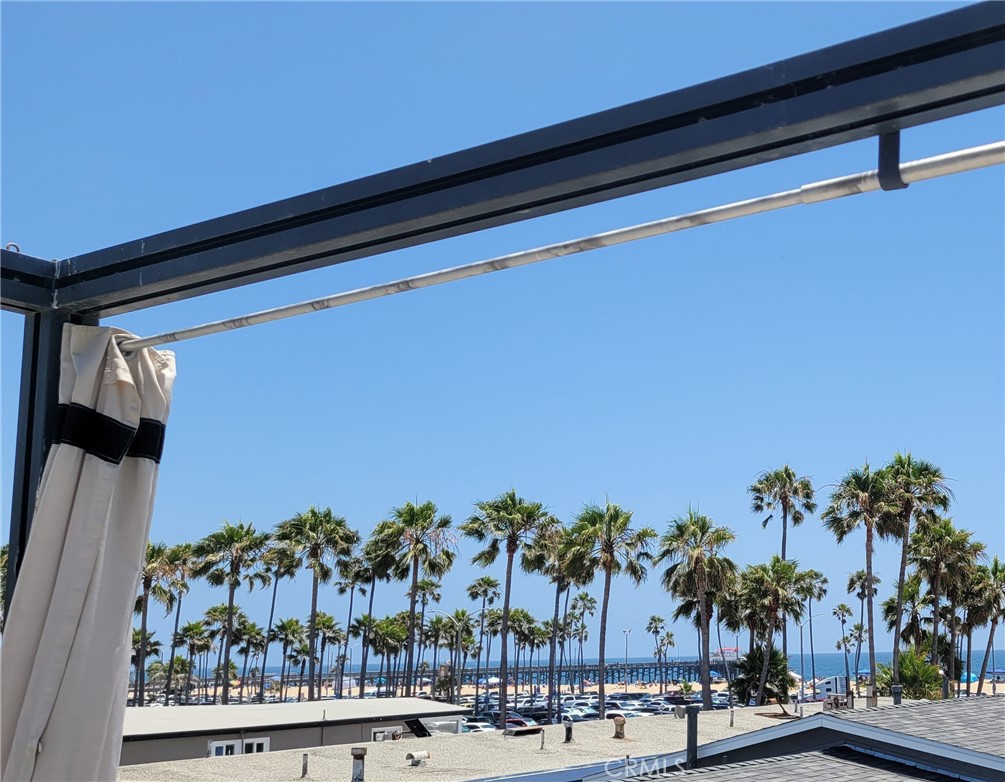 417 E Balboa Boulevard