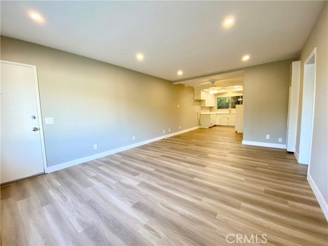 Detail Gallery Image 2 of 11 For 3335 Triangle Pl #4,  Glendale,  CA 91208 - 2 Beds | 1 Baths