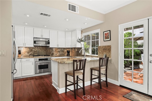 Detail Gallery Image 12 of 44 For 841 Sunstone St, Westlake Village,  CA 91362 - 3 Beds | 2/1 Baths