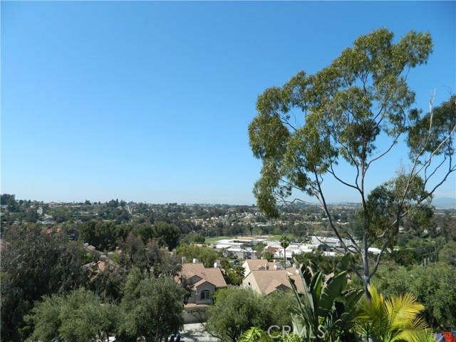 Detail Gallery Image 5 of 9 For 11 Regalo Dr, Mission Viejo,  CA 92692 - 5 Beds | 3/1 Baths