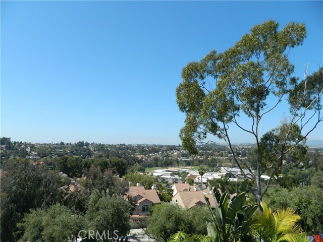 Detail Gallery Image 5 of 9 For 11 Regalo Dr, Mission Viejo,  CA 92692 - 5 Beds | 3/1 Baths