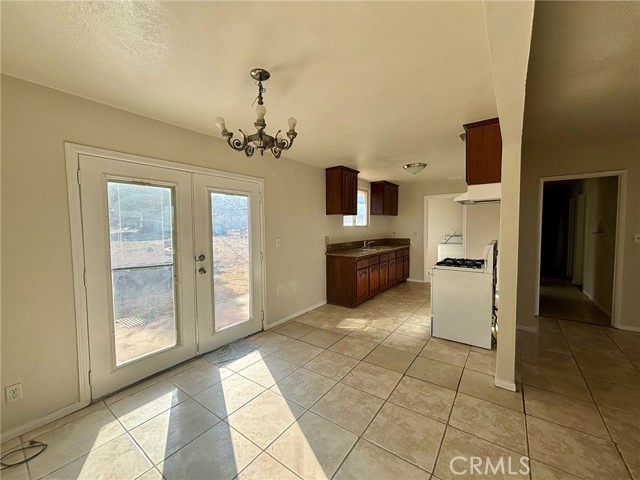 Detail Gallery Image 11 of 21 For 5037 W Avenue M8, Lancaster,  CA 93536 - 4 Beds | 2 Baths