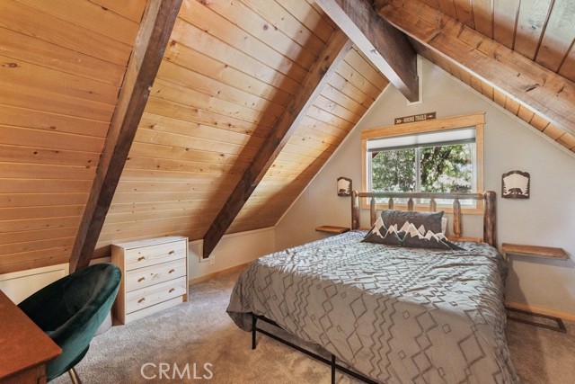 604 Spruce Lane, Sugarloaf CA: https://media.crmls.org/medias/1d7b57db-1fd0-490b-a326-716d78cce05f.jpg