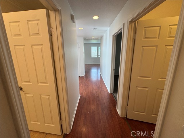 Detail Gallery Image 16 of 57 For 22219 Trinity Pl, Saugus,  CA 91390 - 5 Beds | 3 Baths