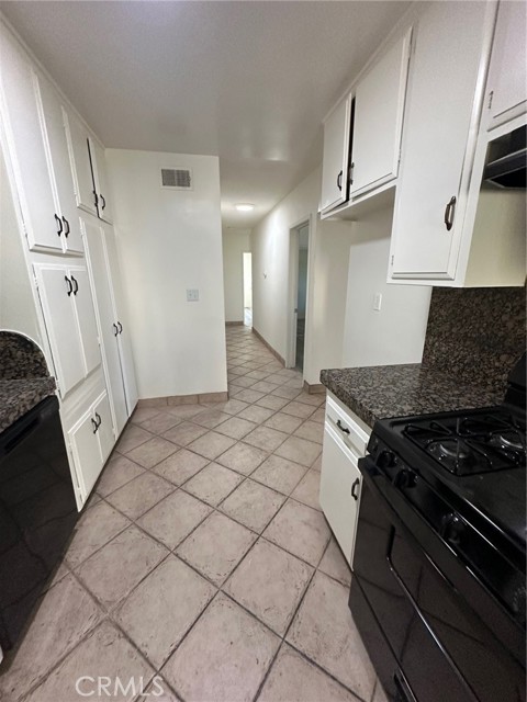 Detail Gallery Image 4 of 24 For 2138 E Almont St a,  Anaheim,  CA 92806 - 3 Beds | 2 Baths